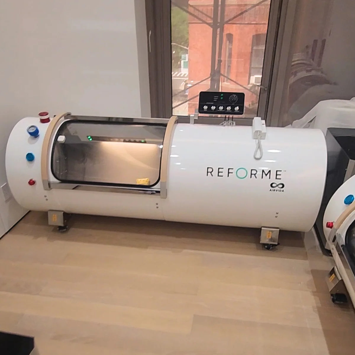 2.0 ATA Stainless Steel Laying Hyperbaric Chamber With 1.3 / 1.5 / 1.7 / 2.0 ATA